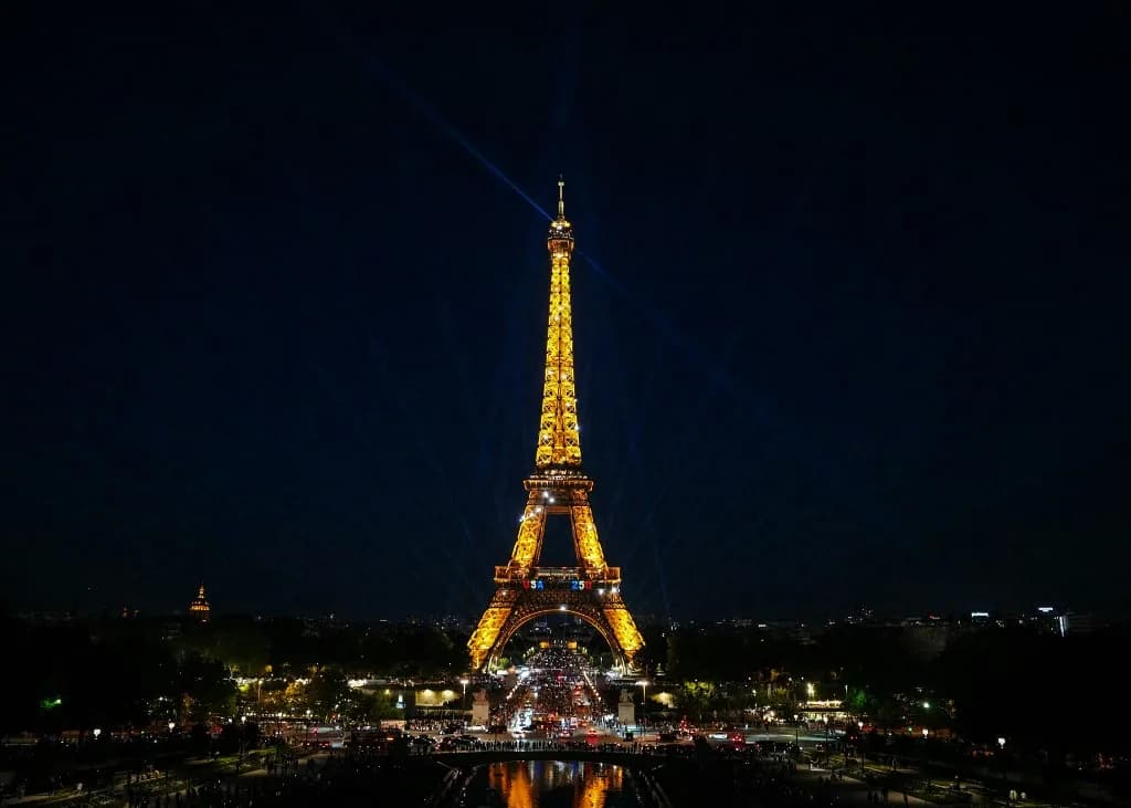 Sztrájk miatt bezárták a Eiffel-tornyot