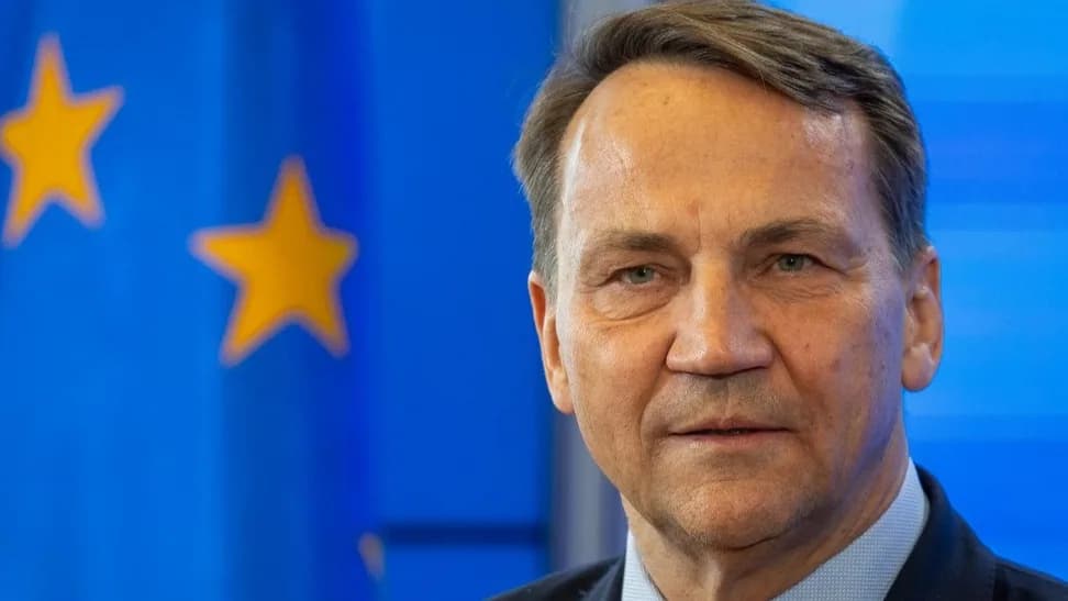 Varsó feloldja az Ukrajnának nyújtott katonai támogatások titkosítását 