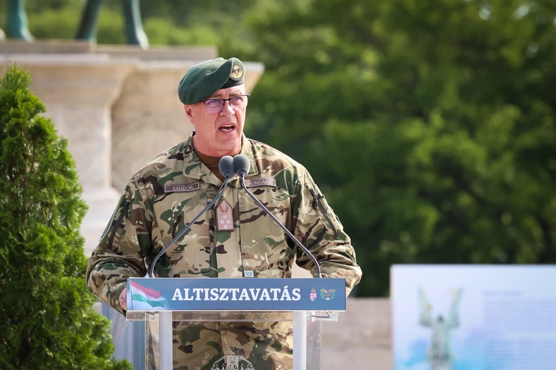 Sándor György az altisztavatáson