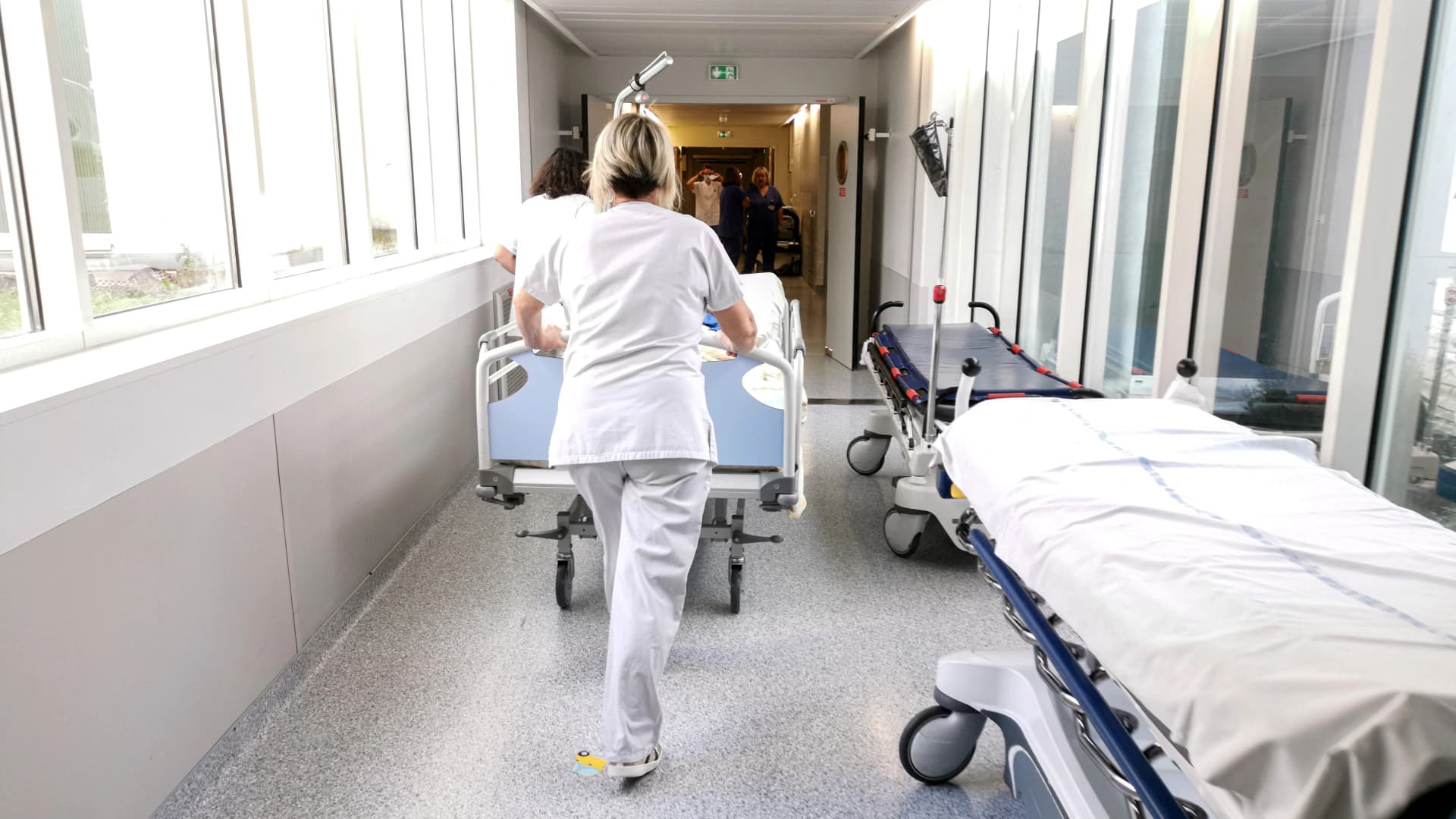 A nővér belefáradt az éjszakai műszakba, és elkezdte ölni a betegeit