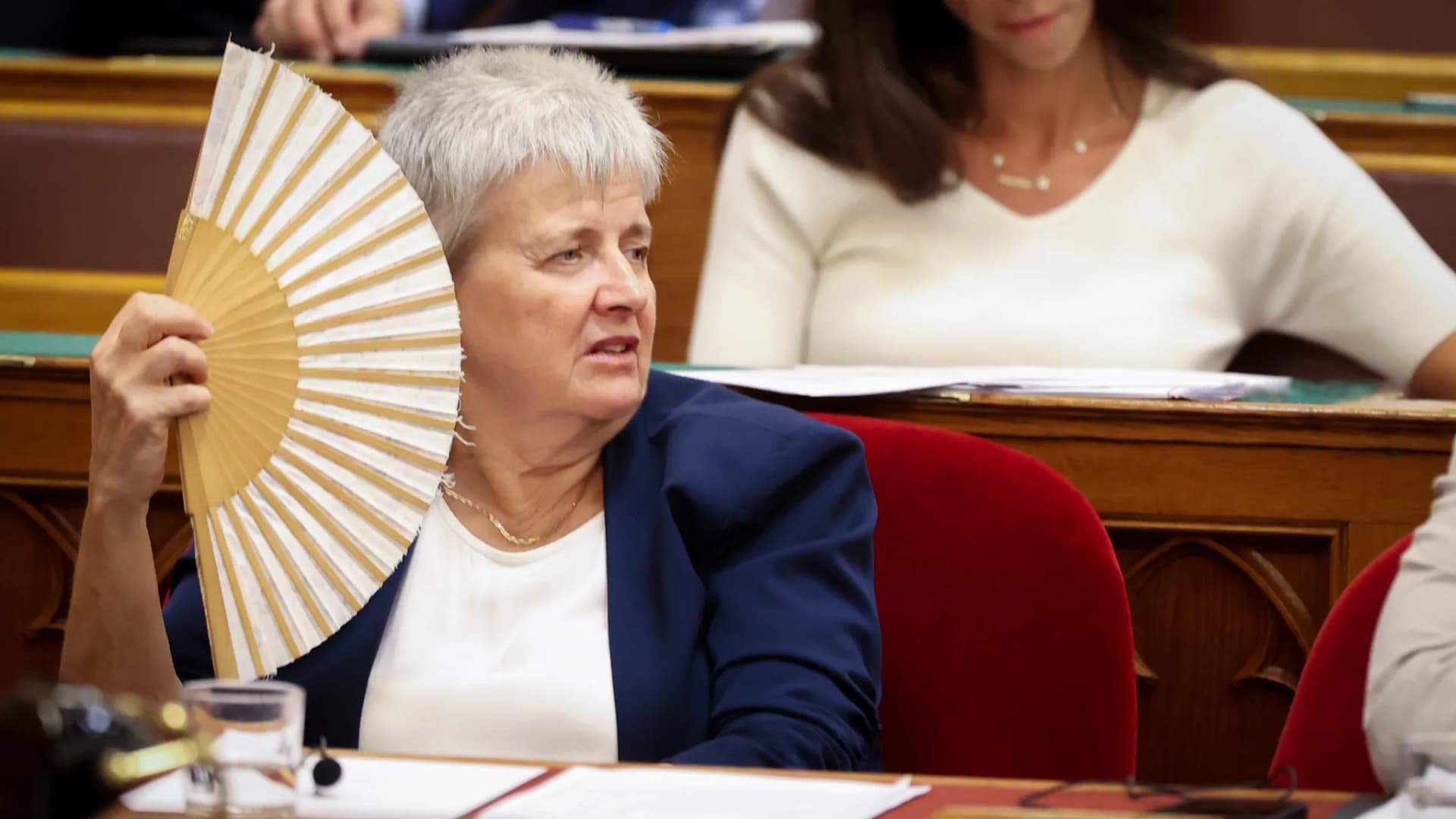 Az Oktatási Hivatal szerződést bontott a Déryné Közhasznú Nonprofit Kft.-vel