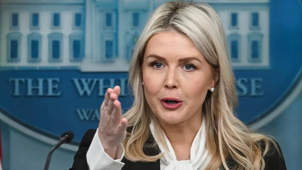 Trump: Távozik hivatalából a Fehér Ház szóvivője
