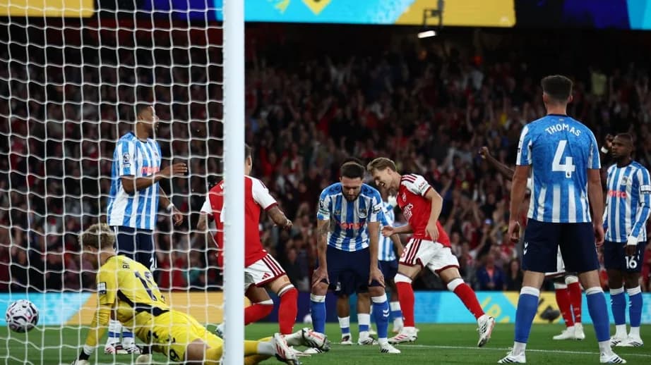 A címvédő sikerével startolt a Premier League