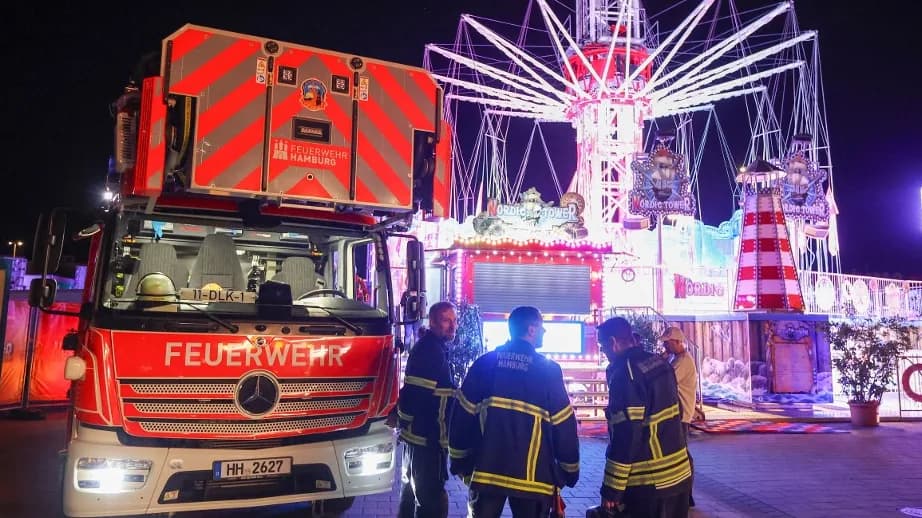Meghibásodott a vidámparki hinta, majd az emberek három órán át lengtek rajta