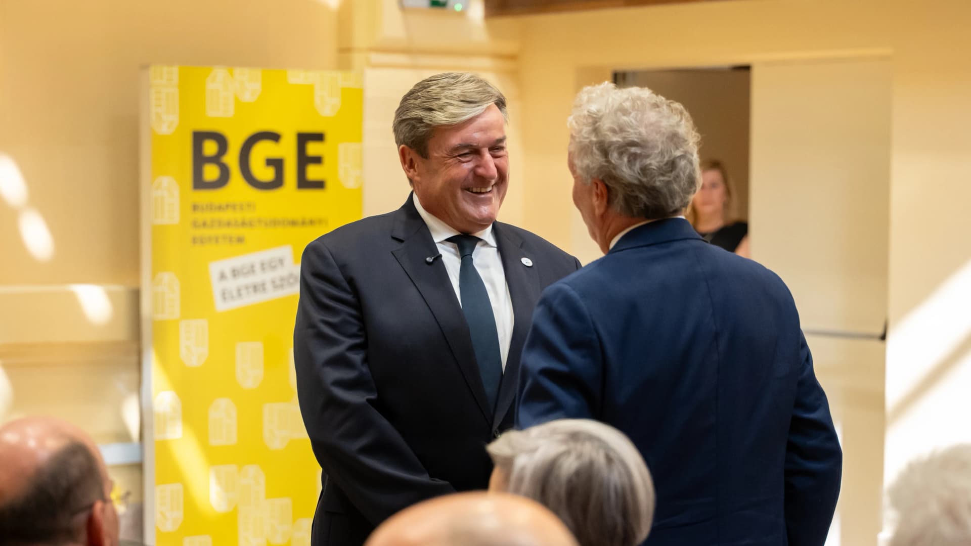 Kapitány István részvételével nyitotta meg tanévét a BGE