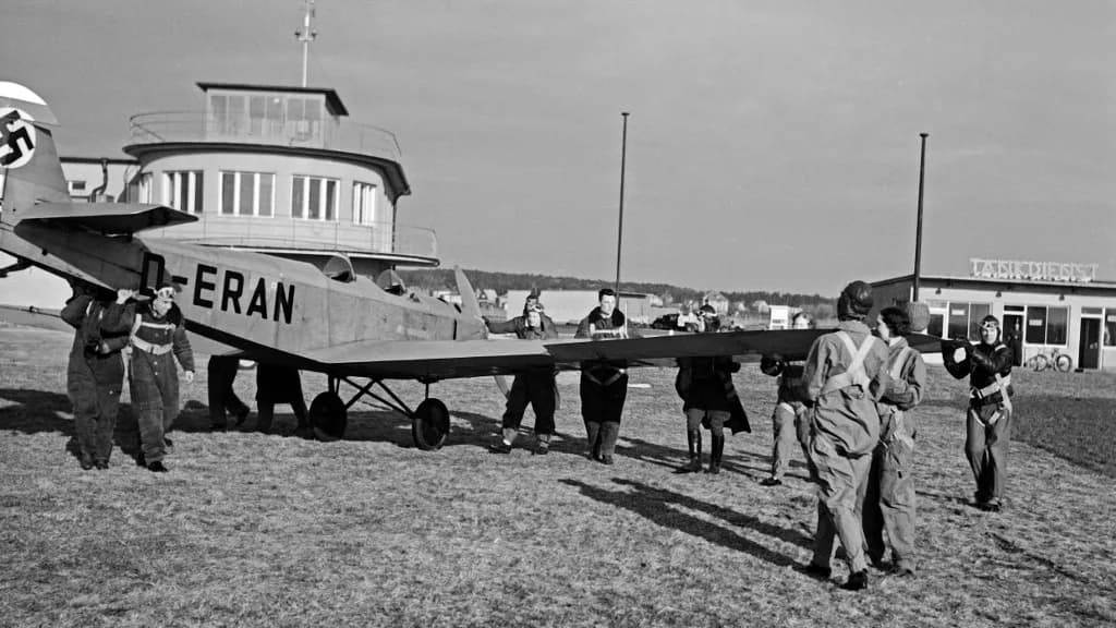 80 évig a föld alatt rejtőzött: a kotrógép megtalálta a Luftwaffe titkos kábelét