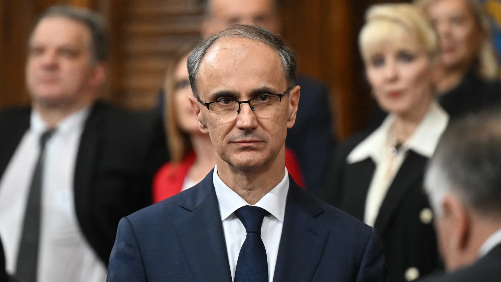 A szerb kormány a parlament feloszlatását kezdeményezte