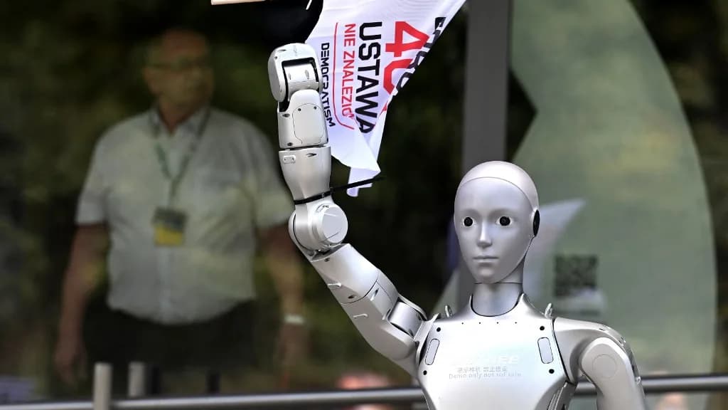 Robotok tüntettek az AI ellen Lengyelországban