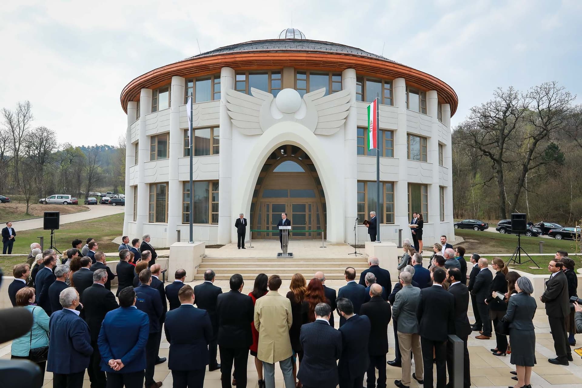 Orbán Viktor a Avicenna Közel-Kelet Kutatások Intézete épületének avatása