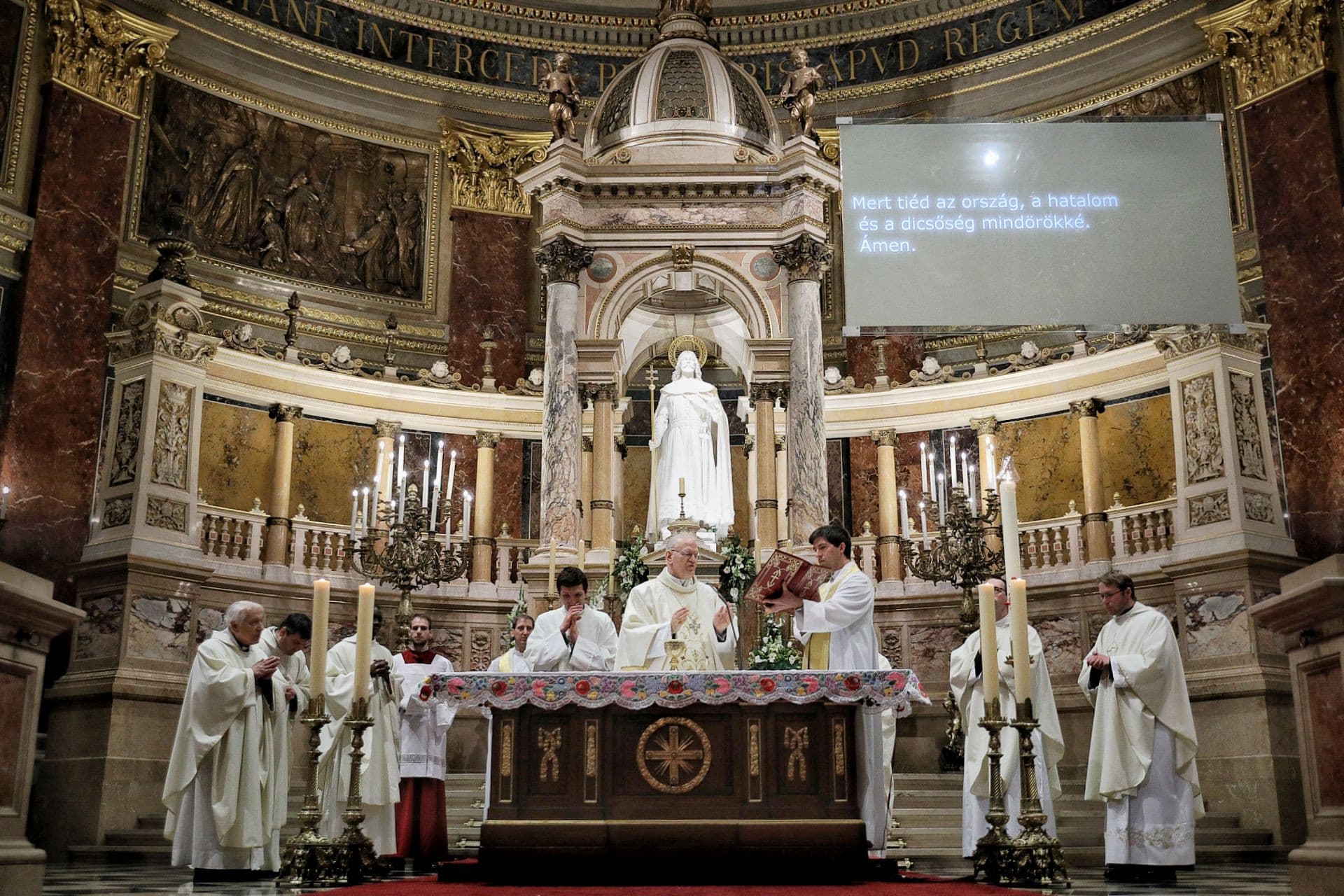 Húsvéti vigília a Bazilikában