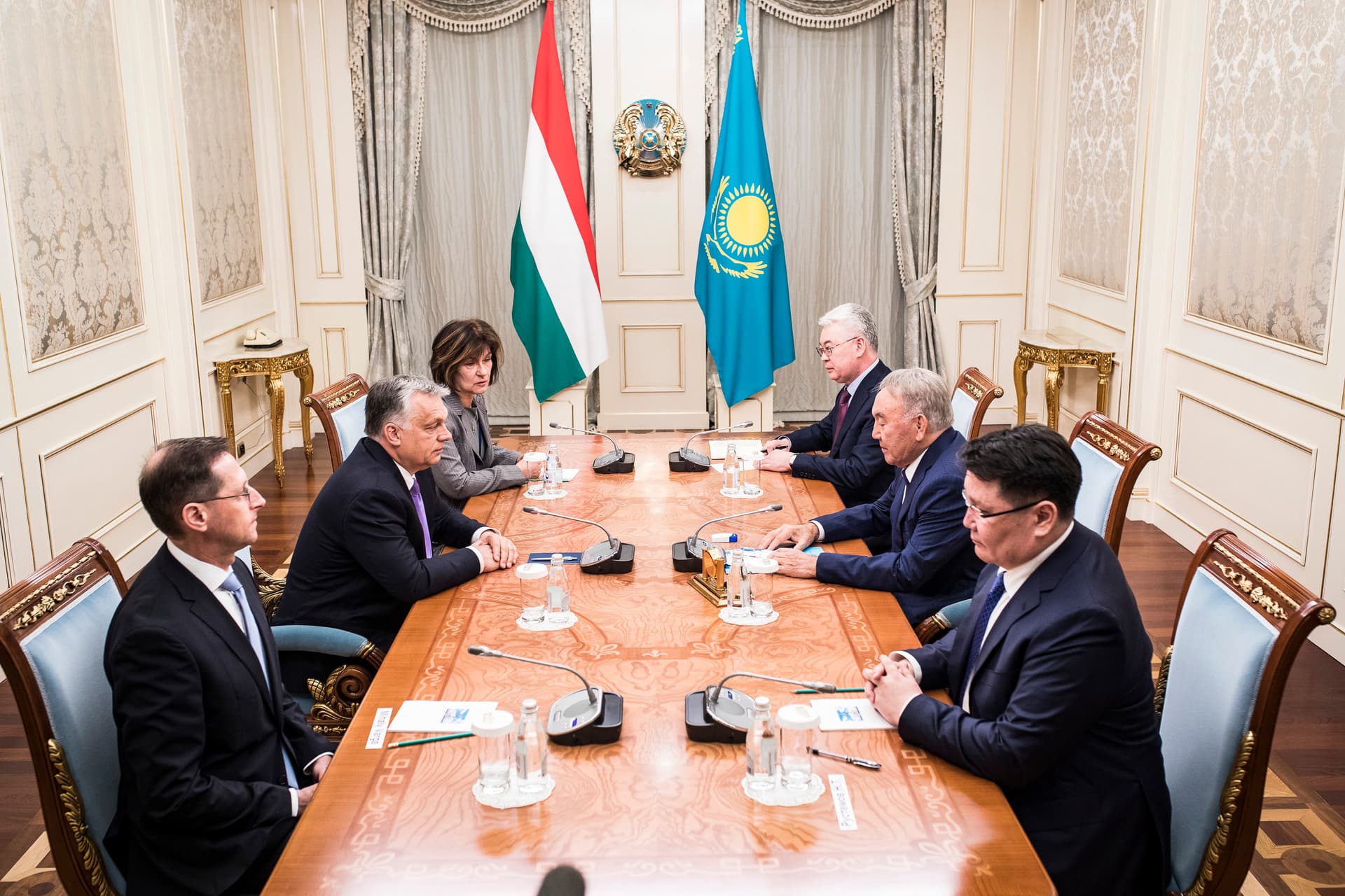 Orbán Viktor Kazahsztánban