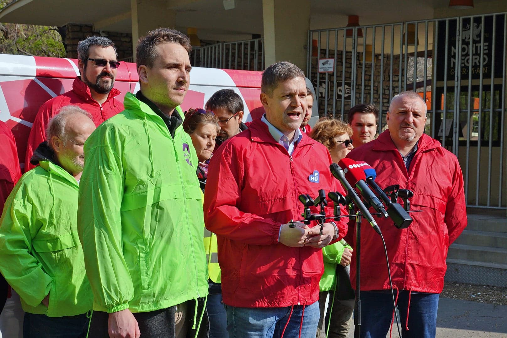 MSZP-P kampánybusz