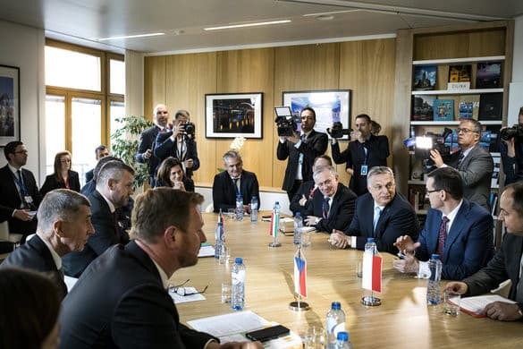 Orbán Viktor Brüsszelben tárgyalt