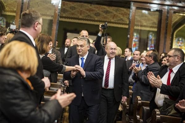 Orbán Szabadkán kampányban