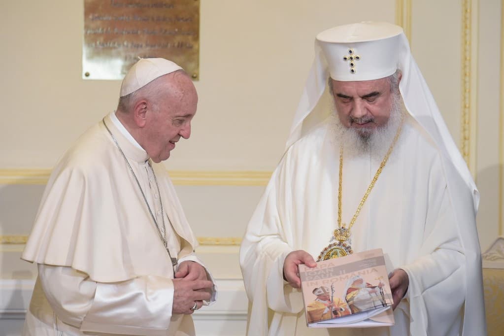 Összefogásra buzdított Ferenc pápa Bukarestben