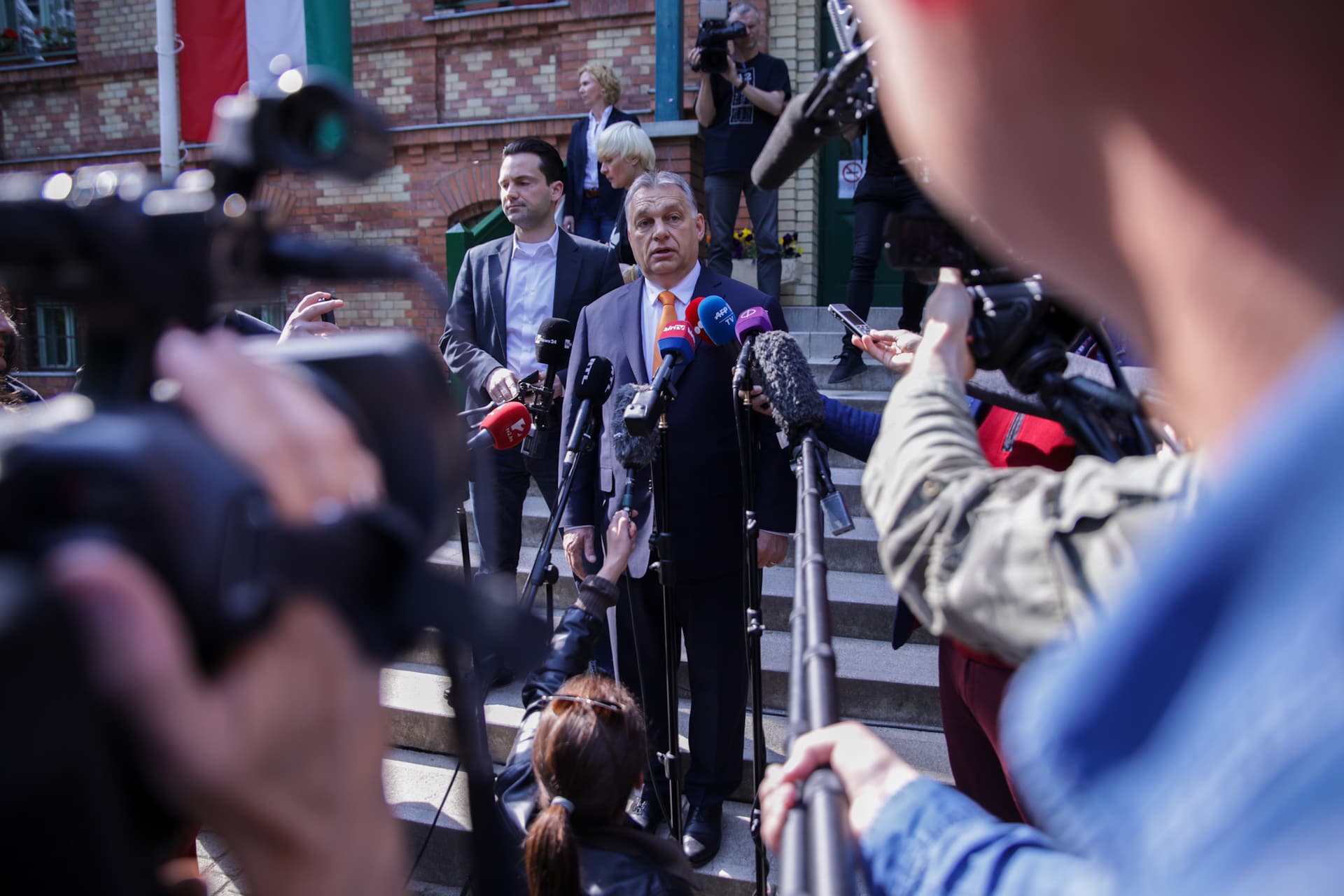 Orbán Viktor szavaz