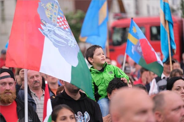 Hargita megye prefektusának lemondását követelték a csíkszeredai tüntetésen