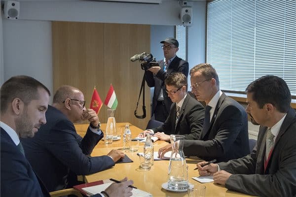 Szijjártó: A jelenlegi Európai Bizottság vakvágányra vitte az EU bővítését
