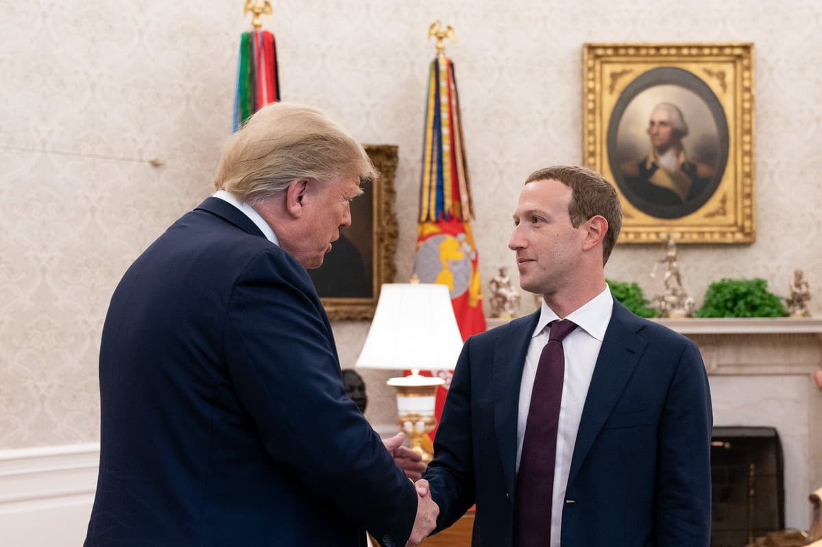 Zuckerberggel tárgyalt Trump