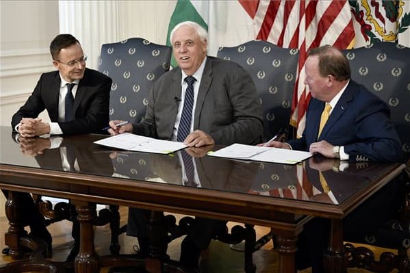 Szijjártó: Sikeres a magyar gazdaság dimenzióváltása