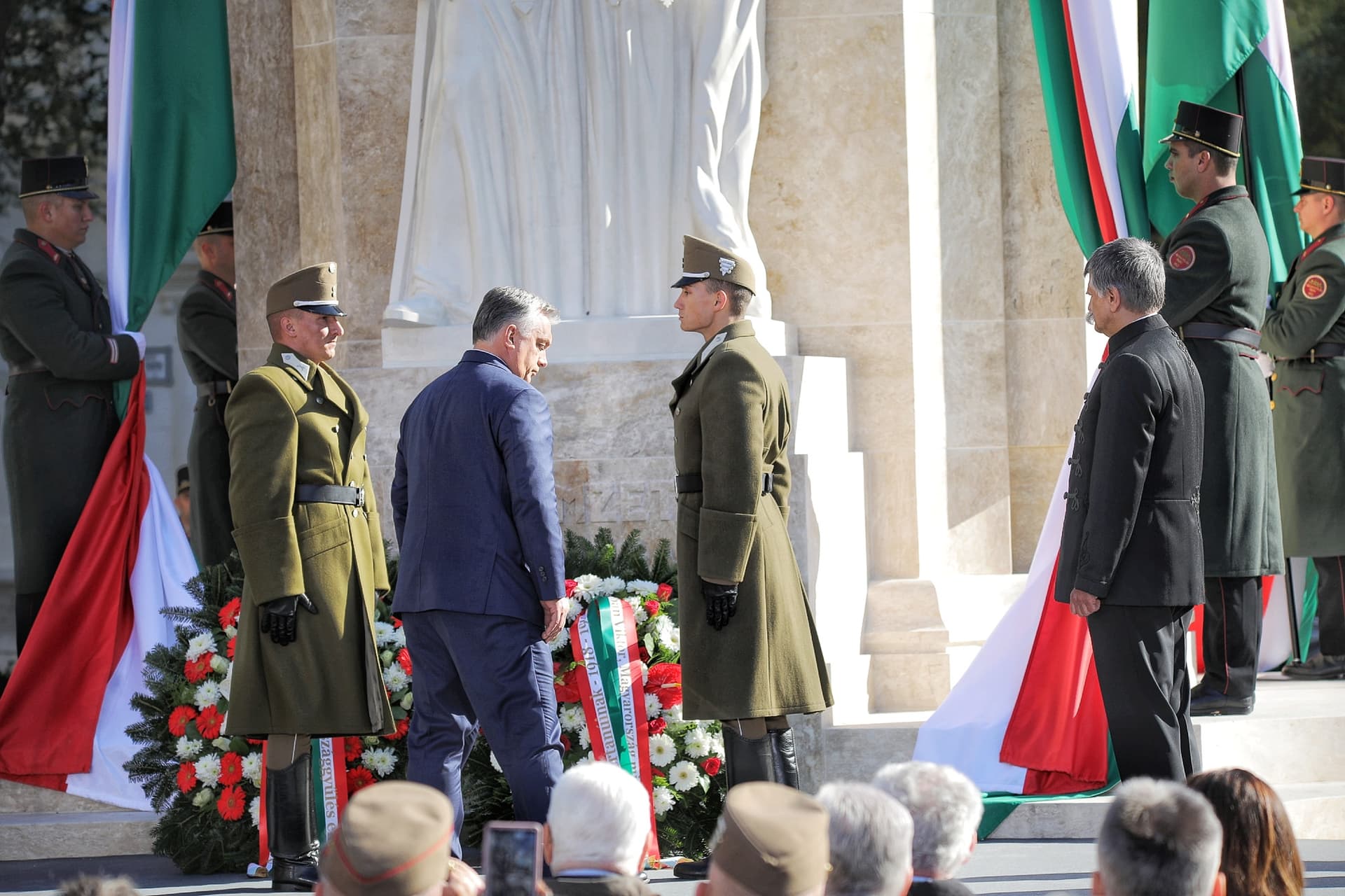 Nemzeti vértanúk emlékművének újraavatása