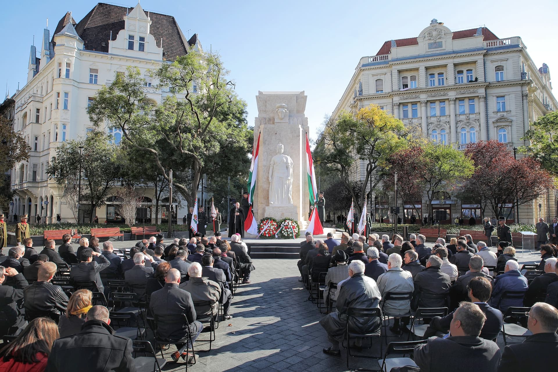 Nemzeti vértanúk emlékművének újraavatása