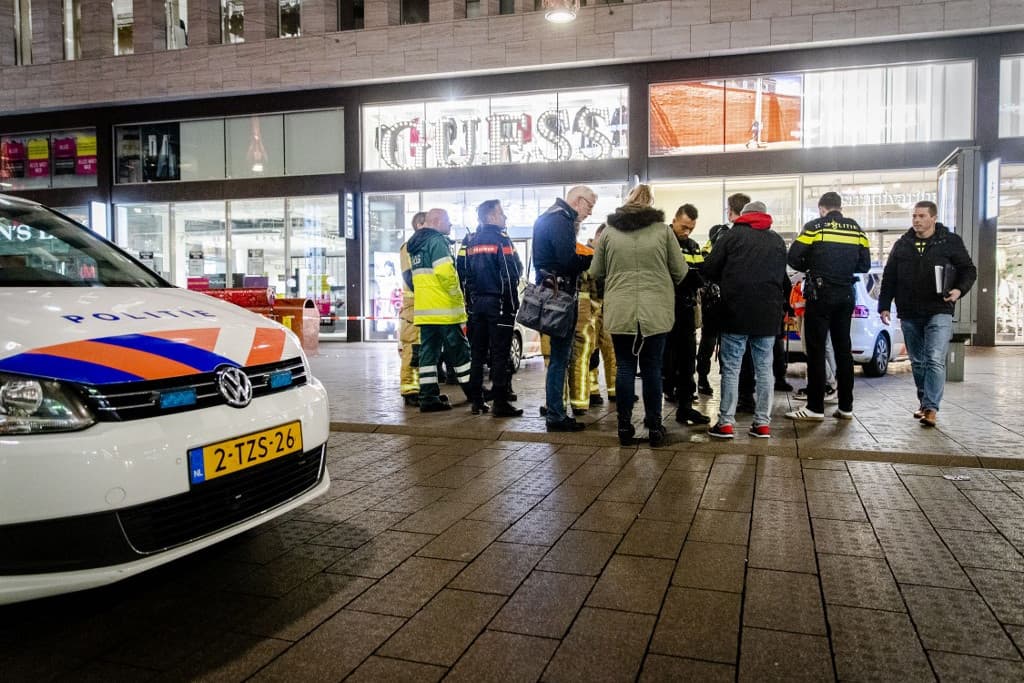 Hágában is késes támadás történt