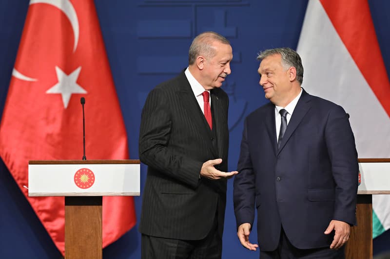Erdogan Orbánnal