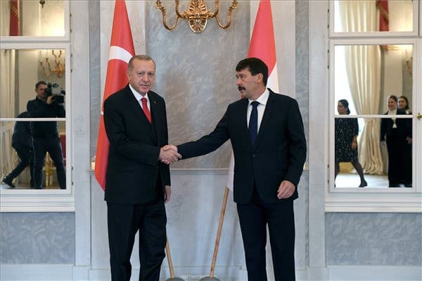 Erdogan Budapesten