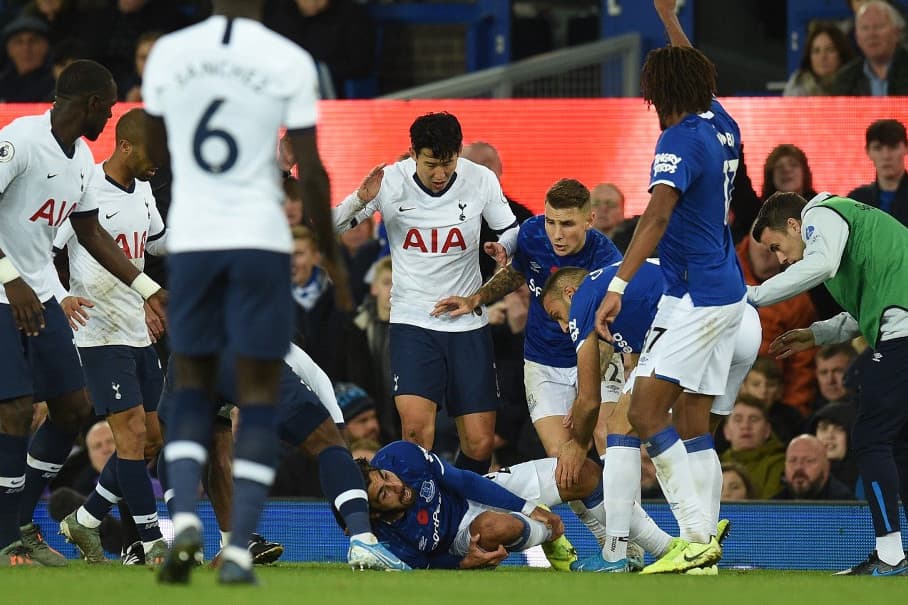 Megműtik az Everton horrorsérülést szenvedett középpályását