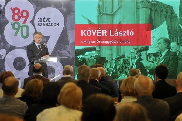 Kövér: Az állam legfőbb célja az ország szuverenitását és a magyar családokat erősíteni
