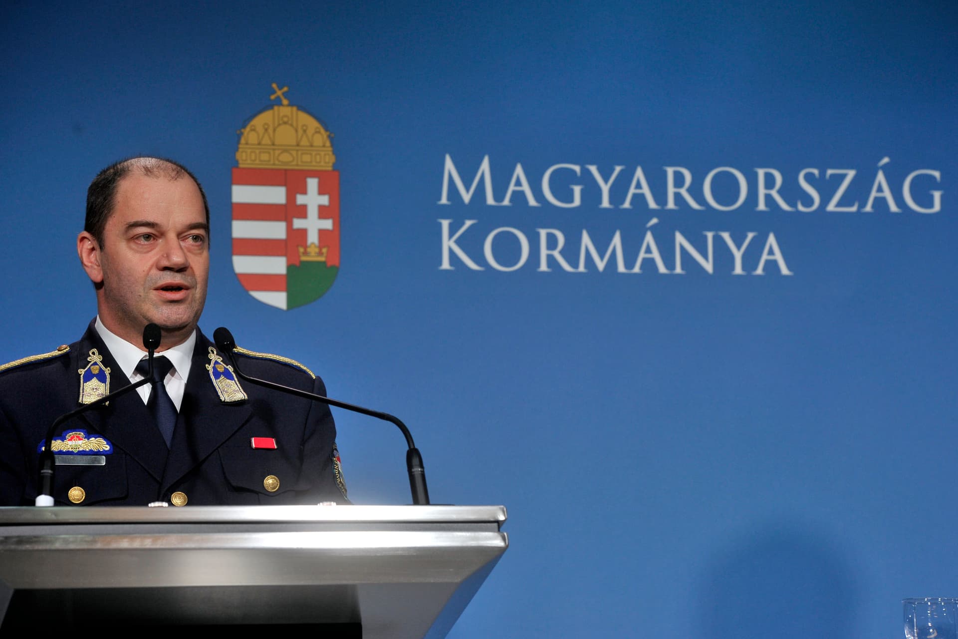 Korona operatívok