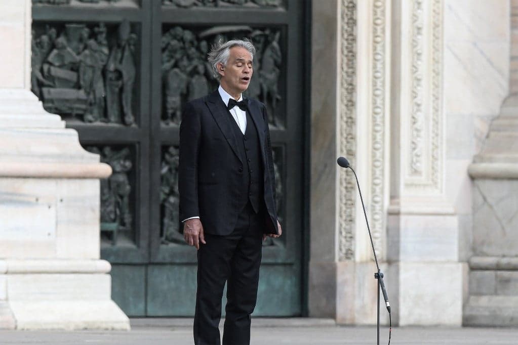 Az üres milánói dómban adott húsvéti koncertet Andrea Bocelli