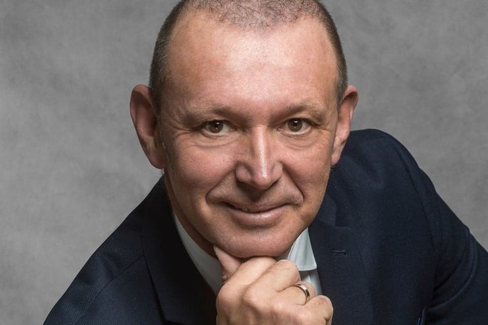 Apák napján Györfi Pállal debütál a csalad.hu új videóinterjú-sorozata