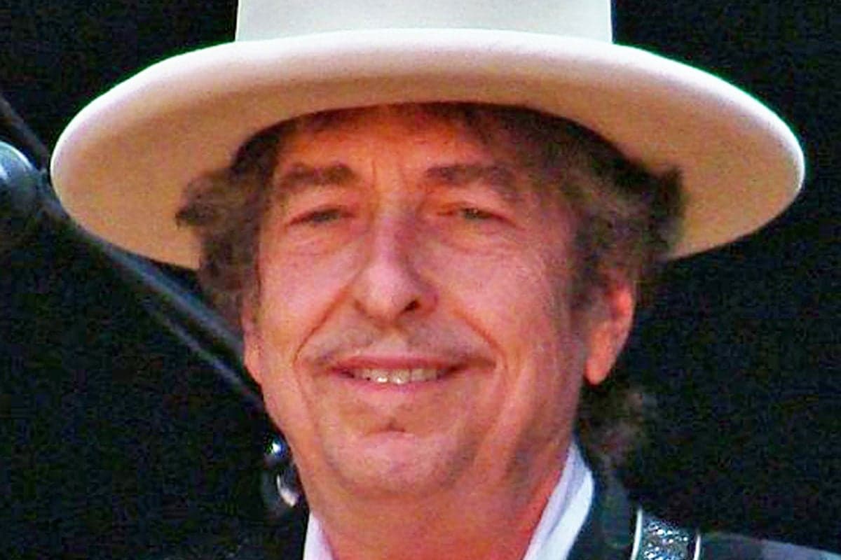 Bob Dylan eladta eredeti hangfelvételeit a Sonynak 200 millió dollár értékben
