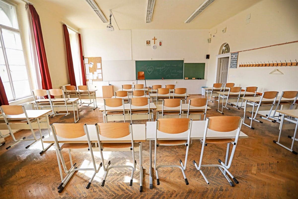 Őszre 491 helyszínen kezdhetik meg munkájukat az iskolaőrök