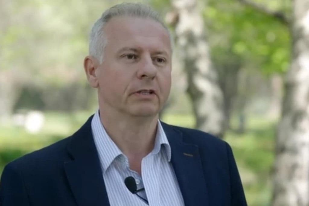 Pénzzel tömik a polgármester bizalmasát