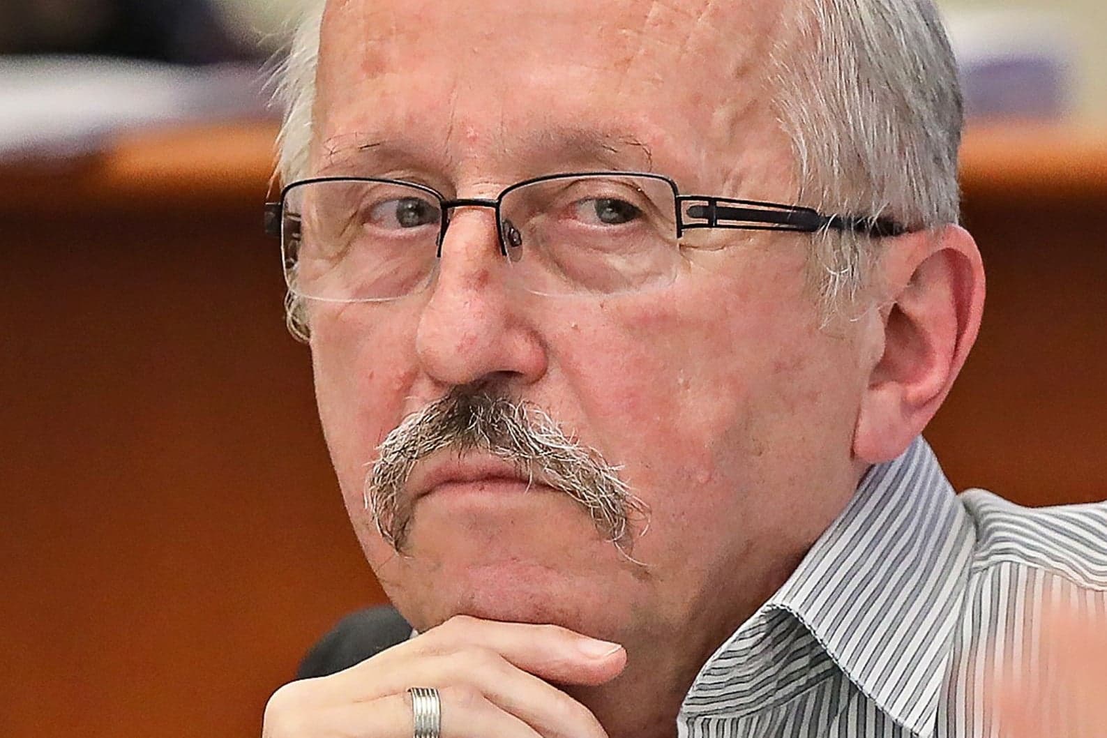 Gyászmenettel tiltakoznak a vendéglátósok Niedermüller rendelete ellen