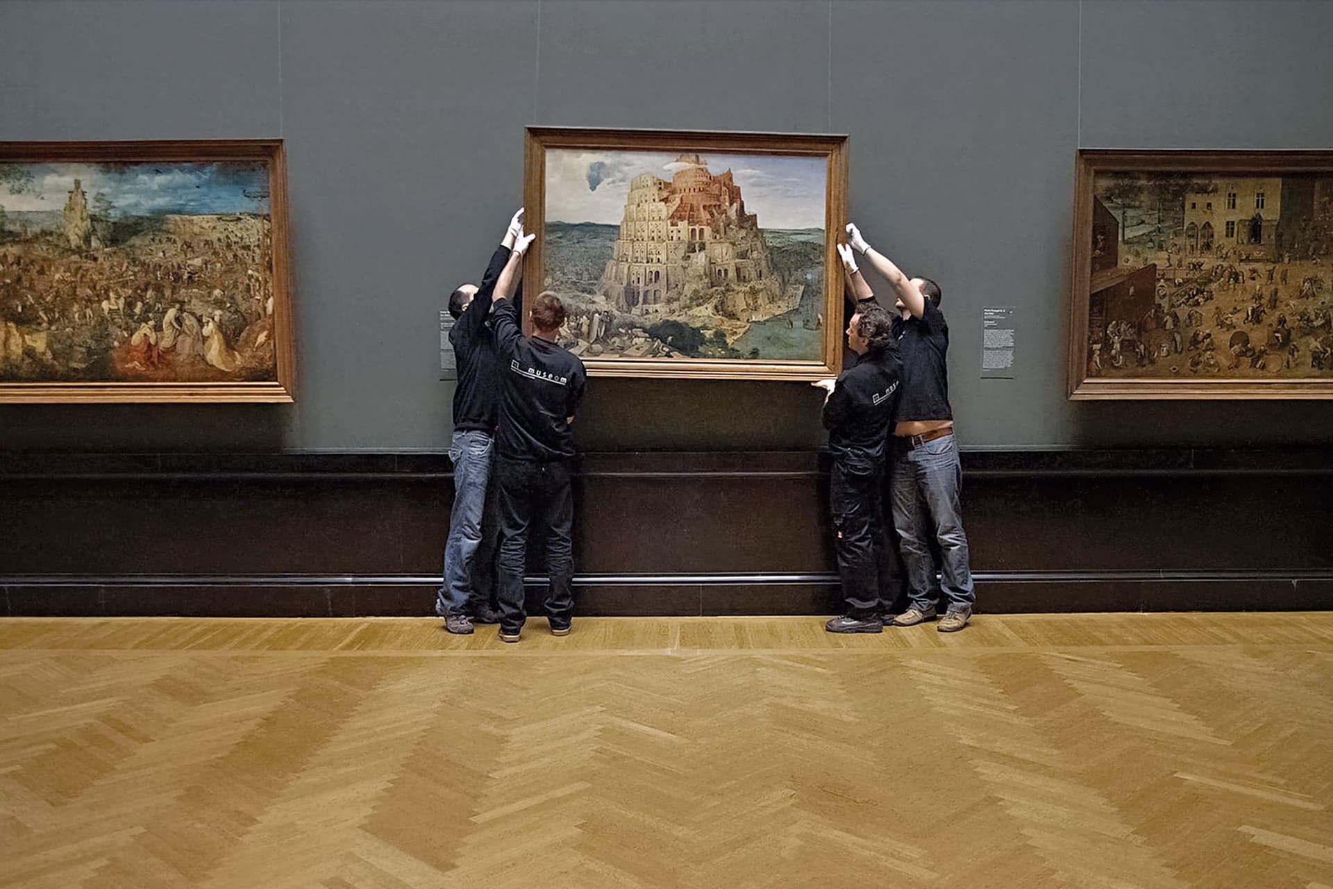 Leselkedés a restaurátorműhelyben