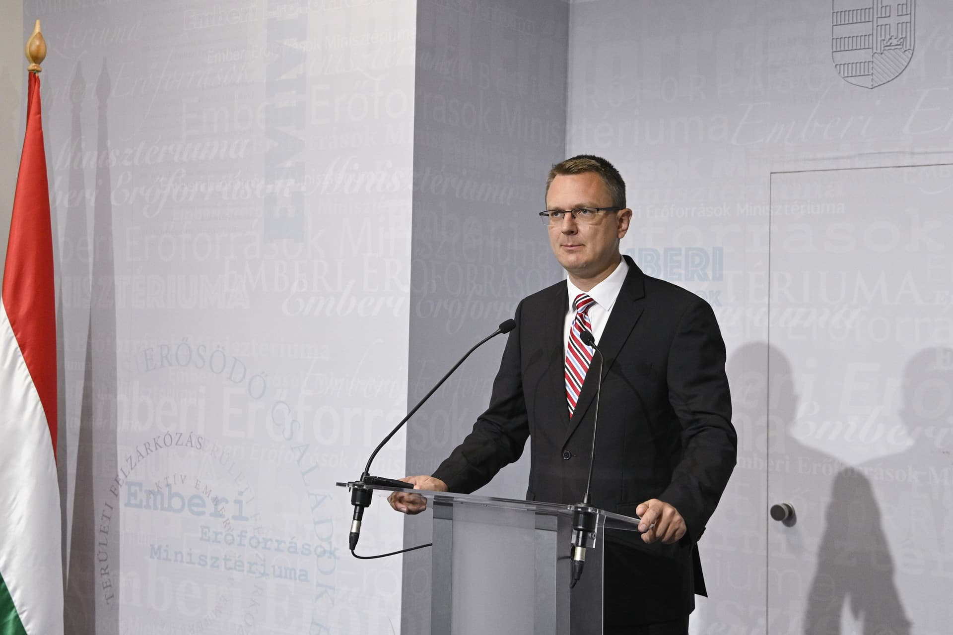 A kormánypártoknak fontos az emberek véleménye