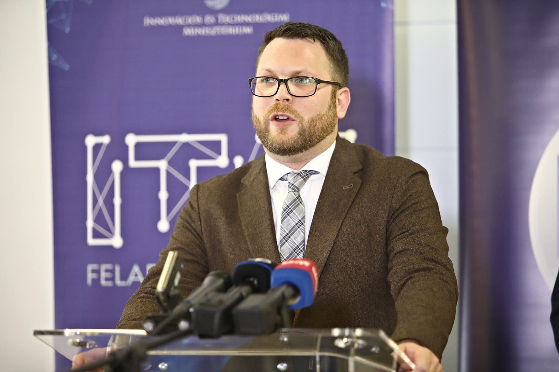 Újabb 20 milliárd forint támogatás a hazai vállalatok innovációira