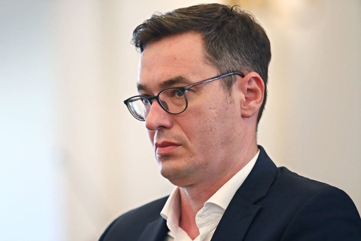 Szereptévesztésben a főpolgármester