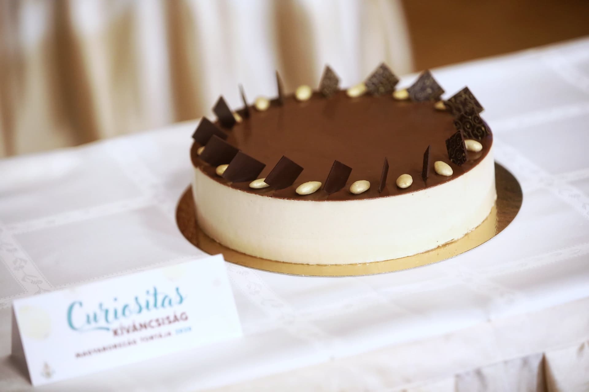 Ország kenyér-torta