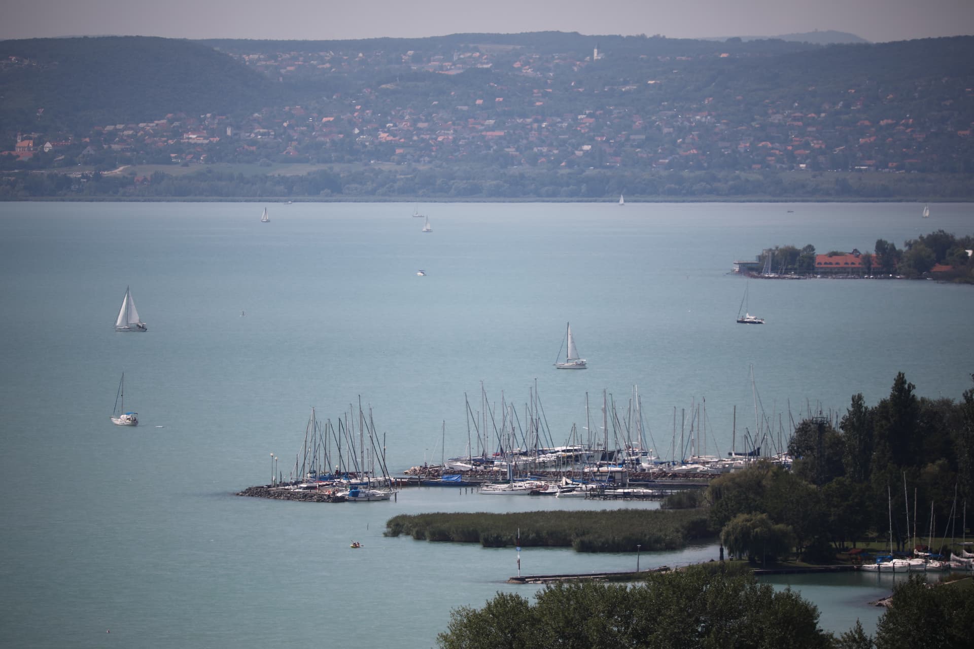 „Jelentős segítséget jelentenek a turizmus-vendéglátásnak a kormányzati támogatások”