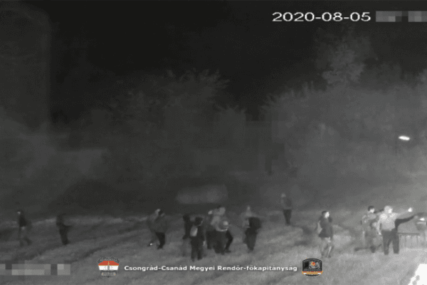 Mintegy száz migráns próbált erőszakosan bejutni az országba