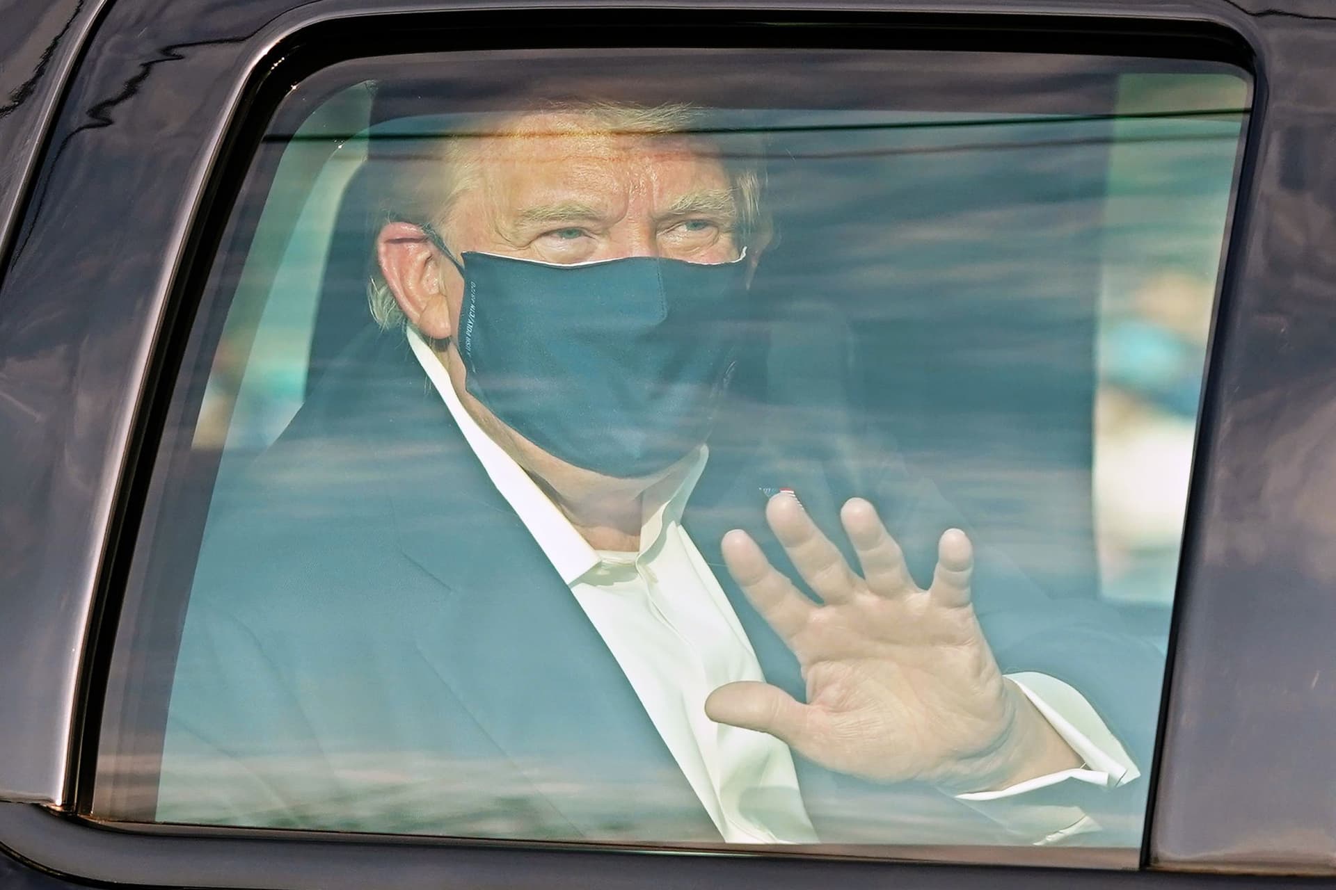 Bíznak Donald Trump mielőbbi felépülésében