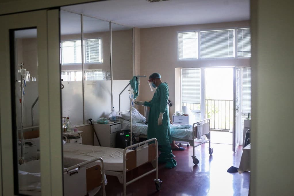 Megduplázódott a kórházban ápolt koronavírusos betegek száma Szerbiában