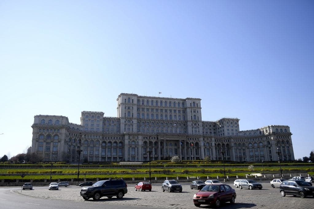Nyilatkozatban ítélte el az izraeli támadásokat a román parlament