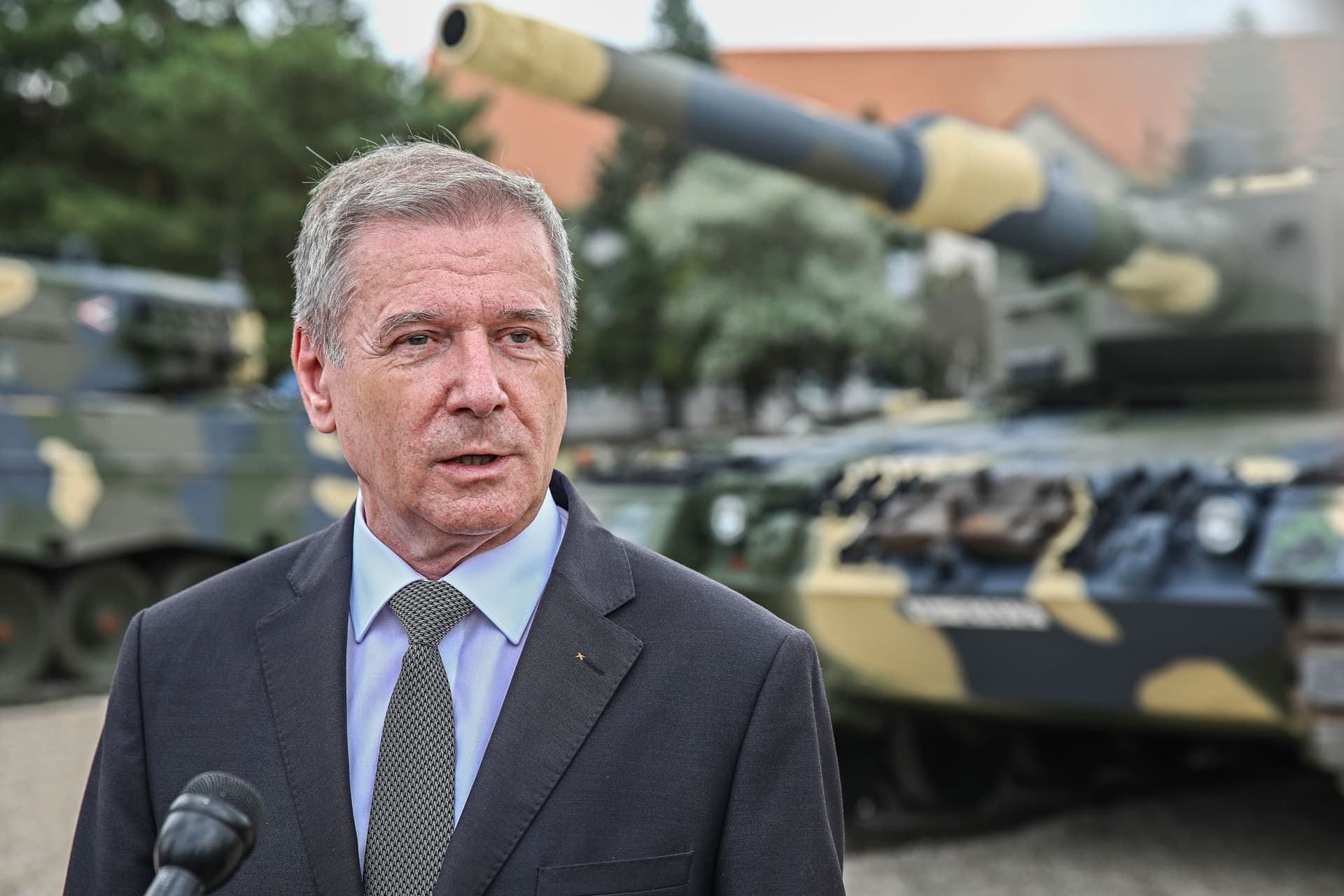 Benkő: Magyarország és a magyar emberek biztonsága az első!