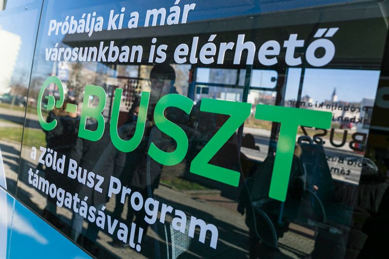 Ikarus, Zöld busz